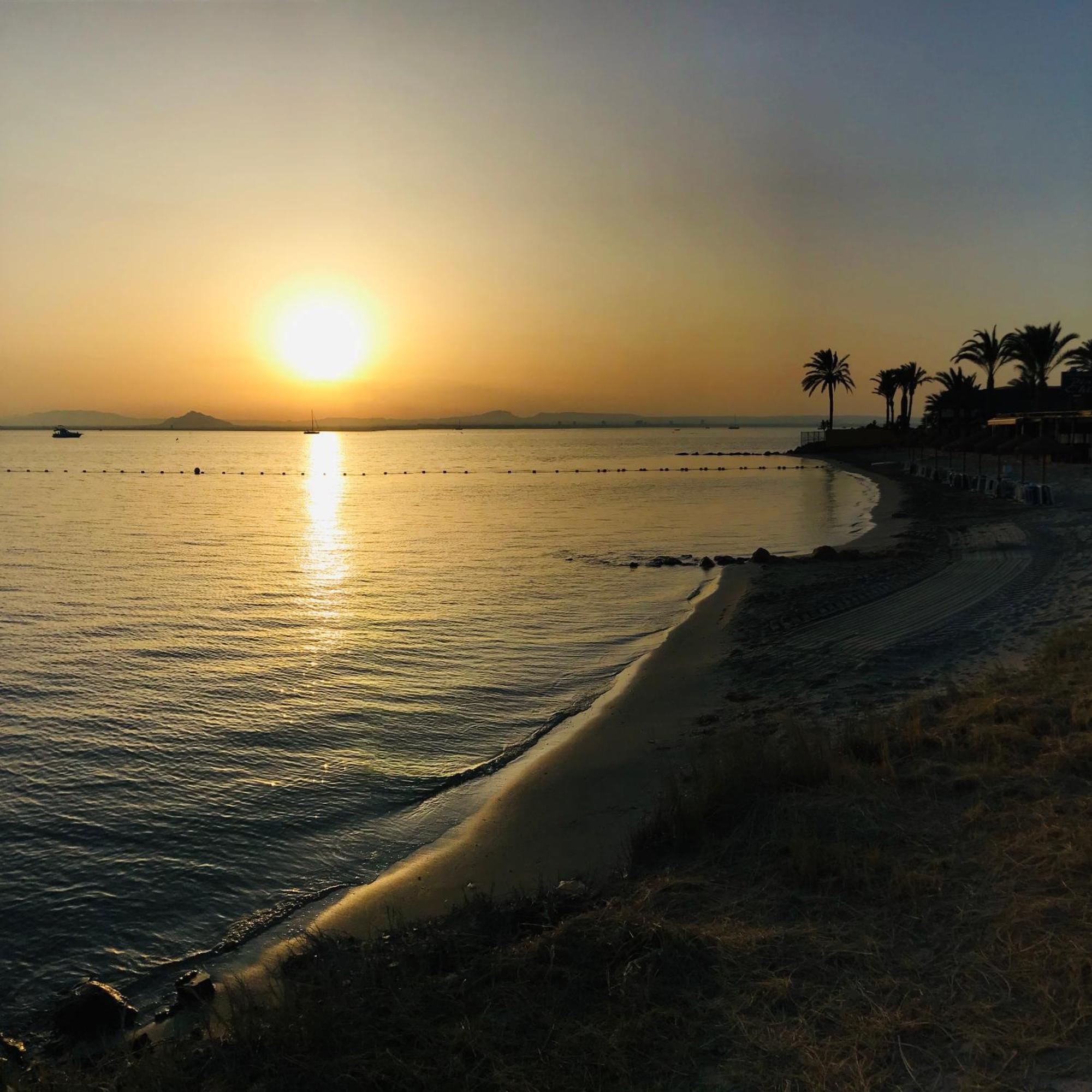 Apartamento En Primera Linea Con Vistas A La Playa Ensenada Del Esparto Del Residencial Vina Del Mar Appartement La Manga del Mar Menor Buitenkant foto